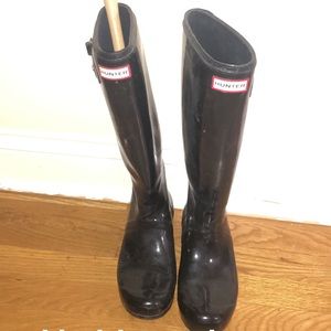 black hunter boots!